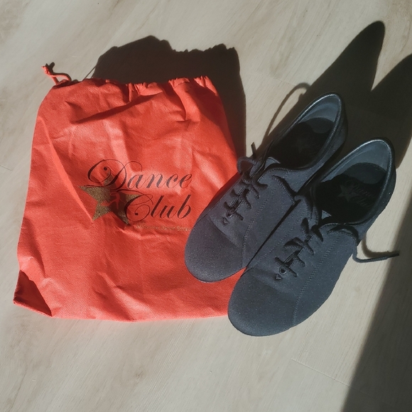 Dance Club by Showtime Dance Shoes Shoes - Gray Dance Shoes with Red Bag